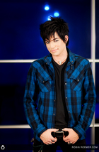 Adam Lambert : adam-lambert-1332354192.jpg