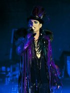 Adam Lambert : adam-lambert-1333061371.jpg