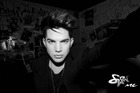 Adam Lambert : adam-lambert-1335247528.jpg