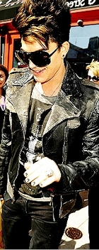 Adam Lambert : adam-lambert-1335249355.jpg