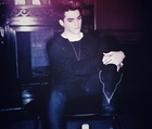 Adam Lambert : adam-lambert-1335403591.jpg