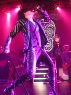 Adam Lambert : adam-lambert-1335404608.jpg