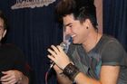 Adam Lambert : adam-lambert-1335820933.jpg