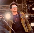 Adam Lambert : adam-lambert-1335823953.jpg