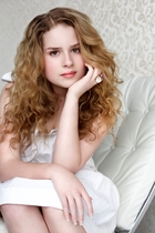 Allie Grant : allie-grant-1315070300.jpg