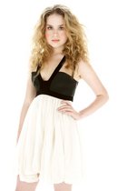 Allie Grant : allie-grant-1315070309.jpg