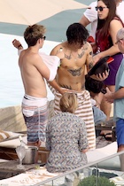 Harry Styles : TI4U1480605996.jpg