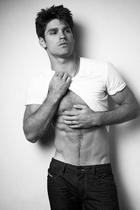 Justin Gaston : JustinGaston_1293333677.jpg