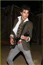 Justin Gaston : JustinGaston_1294350915.jpg