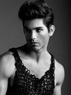 Justin Gaston : JustinGaston_1305395207.jpg