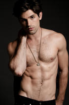 Justin Gaston : justin-gaston-1362447838.jpg