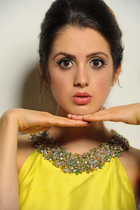 Laura Marano : laura-marano-1380679192.jpg