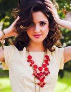 Laura Marano : laura-marano-1380679410.jpg