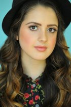 Laura Marano : laura-marano-1395489931.jpg