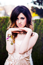 Laura Marano : laura-marano-1398455801.jpg