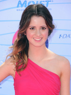 Laura Marano : laura-marano-1413217392.jpg