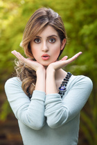 Laura Marano : laura-marano-1424112506.jpg