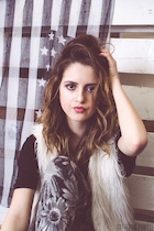 Laura Marano : laura-marano-1441384964.jpg