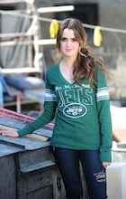 Laura Marano : laura-marano-1449299652.jpg