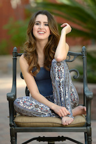 Laura Marano : laura-marano-1469813727.jpg