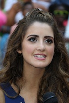 Laura Marano : laura-marano-1474813275.jpg