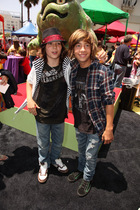 Leo Howard : TI4U_u1257328174.jpg