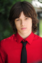 Leo Howard : leo-howard-1362211635.jpg