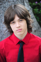 Leo Howard : leo-howard-1362211666.jpg