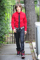 Leo Howard : leo-howard-1362211785.jpg