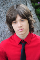 Leo Howard : leo-howard-1362211986.jpg