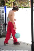 Leo Howard : leo-howard-1365881219.jpg