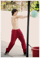 Leo Howard : leo-howard-1365881233.jpg