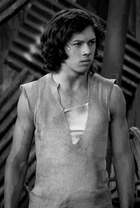 Leo Howard : leo-howard-1393688377.jpg