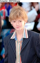 Thomas Sangster : TI4U_u1144515503.jpg