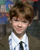 Thomas Sangster : TI4U_u1145880446.jpg