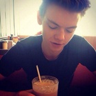 Thomas Sangster : thomas-sangster-1426374001.jpg