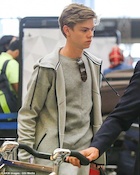 Thomas Sangster : thomas-sangster-1441146601.jpg