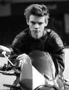 Thomas Sangster : thomas-sangster-1446597721.jpg