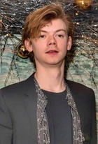 Thomas Sangster : thomas-sangster-1589672557.jpg