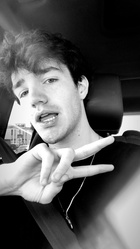 Aaron Carpenter : aaron-carpenter-1536531301.jpg