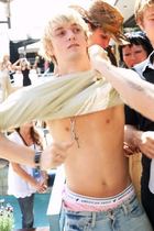 Aaron Carter : aaron-carter-1367126980.jpg