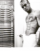 Aaron Carter : aaron-carter-1503023255.jpg