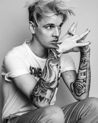 Aaron Carter : aaron-carter-1527453023.jpg