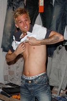 Aaron Carter : aaron_carter_1270655759.jpg