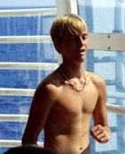 Aaron Carter : carter_aaron_cruise16.jpg