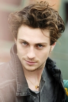 Aaron Johnson : aaron-johnson-1334171594.jpg