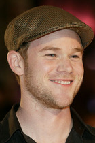 Aaron Ashmore : aaronashmore_1254870694.jpg