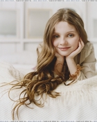 Abigail Breslin : abigail-breslin-1330013418.jpg