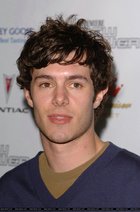 Adam Brody : TI4U_u1141316300.jpg