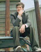 Adam Brody : TI4U_u1141836259.jpg